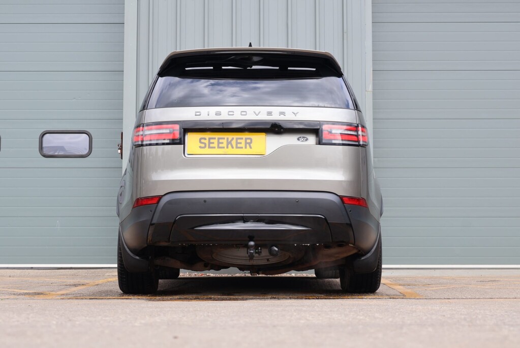 Land Rover Discovery  HSE 7 seater with huge factory spec 360 camera pan roofs black pack FSH 7