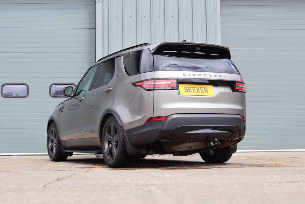 Land Rover Discovery  HSE 7 seater with huge factory spec 360 camera pan roofs black pack FSH 8