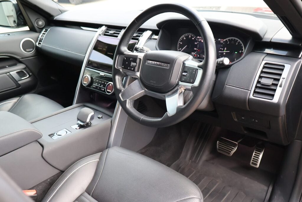 Land Rover Discovery COMMERCIAL DYNAMIC HSE WITH A REAR SEAT CONVERSION 12