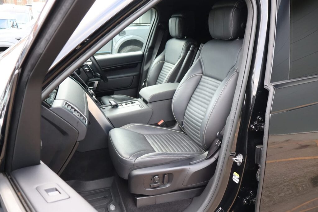 Land Rover Discovery COMMERCIAL DYNAMIC HSE WITH A REAR SEAT CONVERSION 14