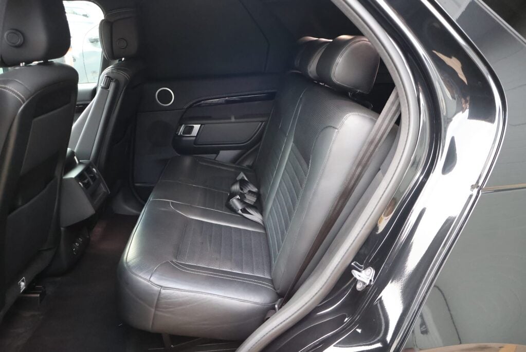 Land Rover Discovery COMMERCIAL DYNAMIC HSE WITH A REAR SEAT CONVERSION 16