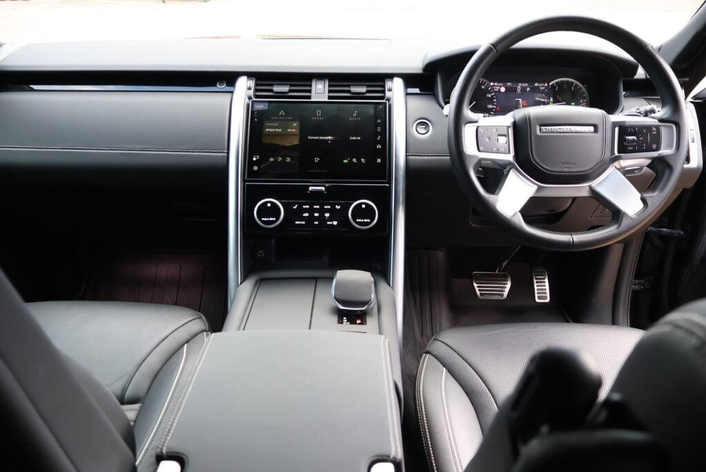 Land Rover Discovery COMMERCIAL DYNAMIC HSE WITH A REAR SEAT CONVERSION 17