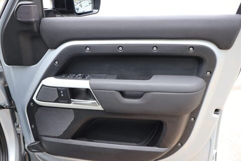 Land Rover Defender 110 110 HARD TOP SE MHEV with full dealer history and genuine rear seats fitted 27