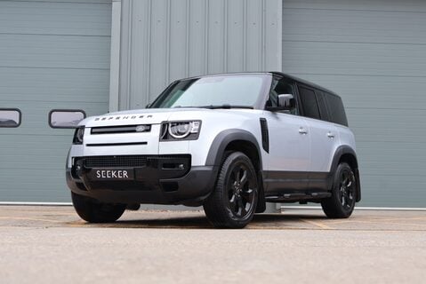 Land Rover Defender 110 110 HARD TOP SE MHEV with full dealer history and genuine rear seats fitted 3