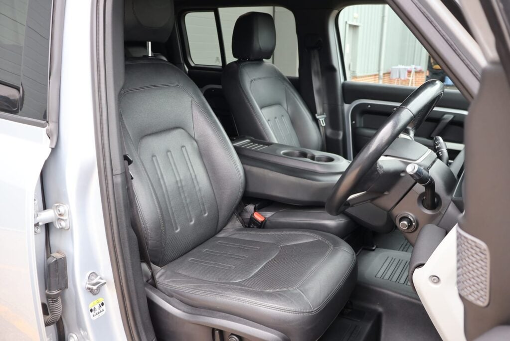 Land Rover Defender 110 110 HARD TOP SE MHEV with full dealer history and genuine rear seats fitted 15