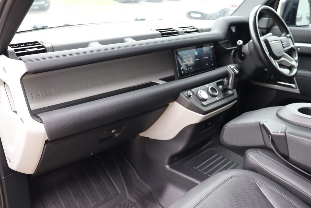 Land Rover Defender 110 110 HARD TOP SE MHEV with full dealer history and genuine rear seats fitted 18