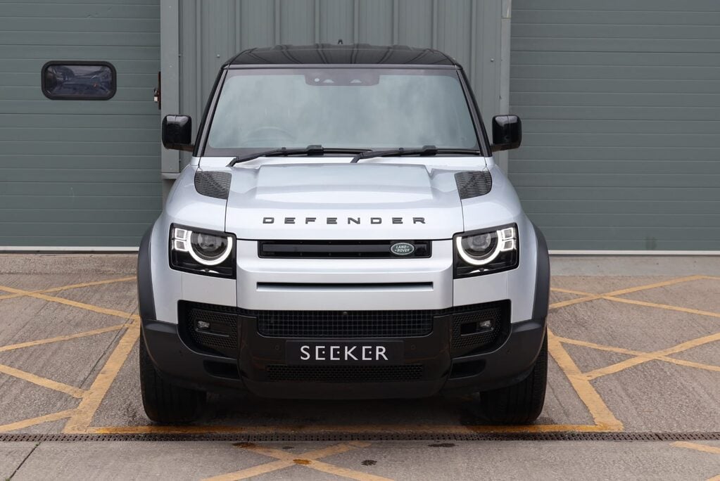 Land Rover Defender 110 110 HARD TOP SE MHEV with full dealer history and genuine rear seats fitted 11