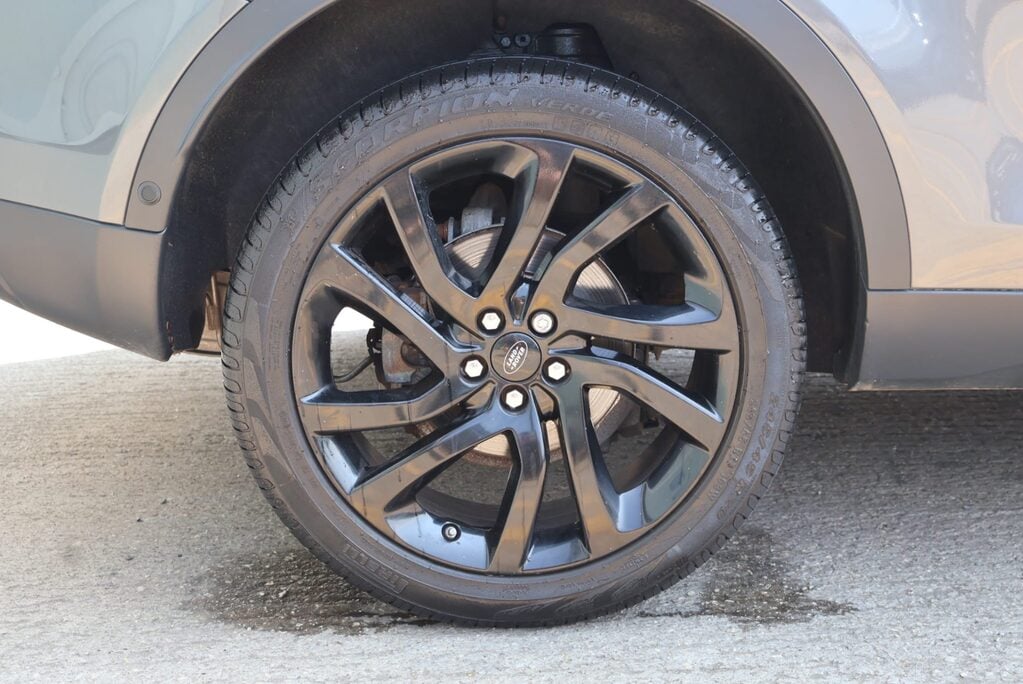 Land Rover Discovery Sport 2.0 TD4 HSE LUXURY pan roof 20 inch black wheels black roof 1 owner 7 seats 11