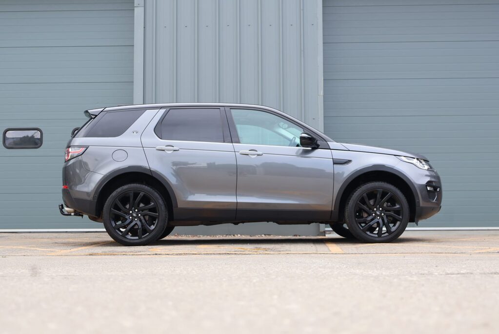 Land Rover Discovery Sport 2.0 TD4 HSE LUXURY pan roof black pack + wheels black roof 1 owner 7 seats 8
