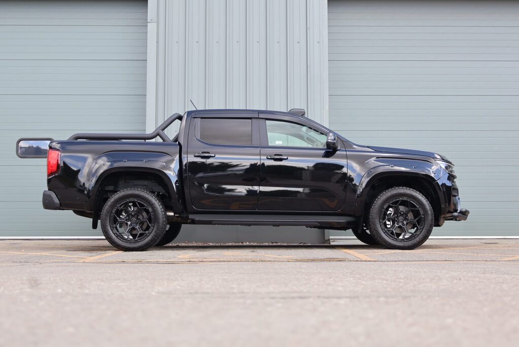 Volkswagen Amarok STYLE 4MOTION Full styling pack over 10k spend looks stunning  9