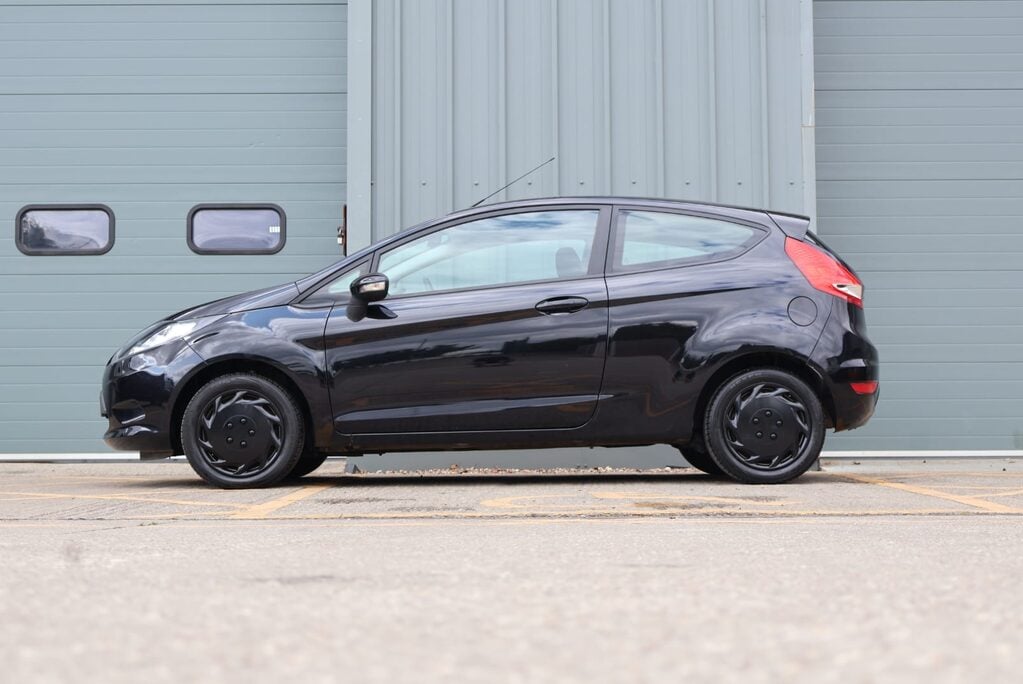 Ford Fiesta EDGE only 21000 miles from new recent service full Mot just completed  4
