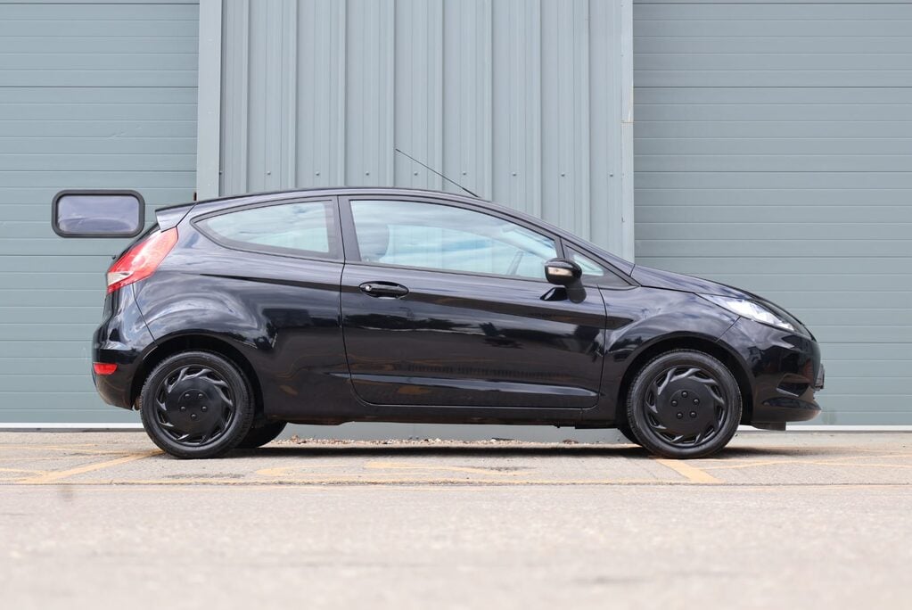 Ford Fiesta EDGE only 21000 miles from new recent service full Mot just completed  5