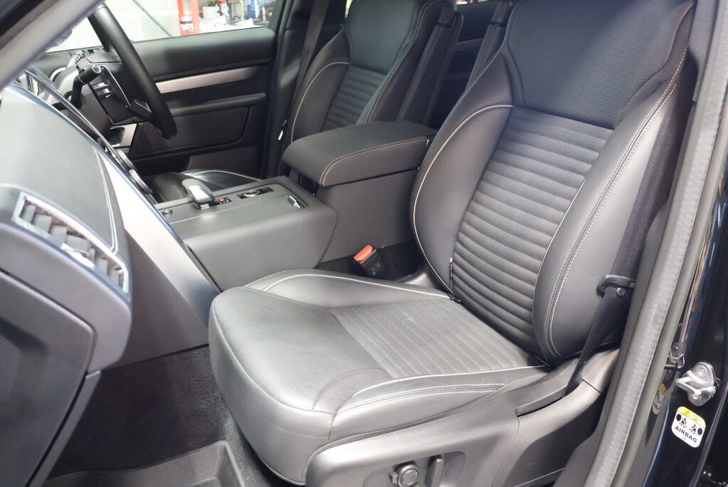Land Rover Discovery R-DYNAMIC HSE MHEV with Genuine Hse rear seats and styling Huge spec  9