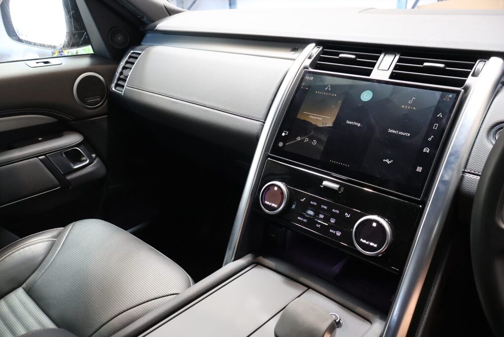 Land Rover Discovery R-DYNAMIC HSE MHEV with Genuine Hse rear seats and styling Huge spec  13