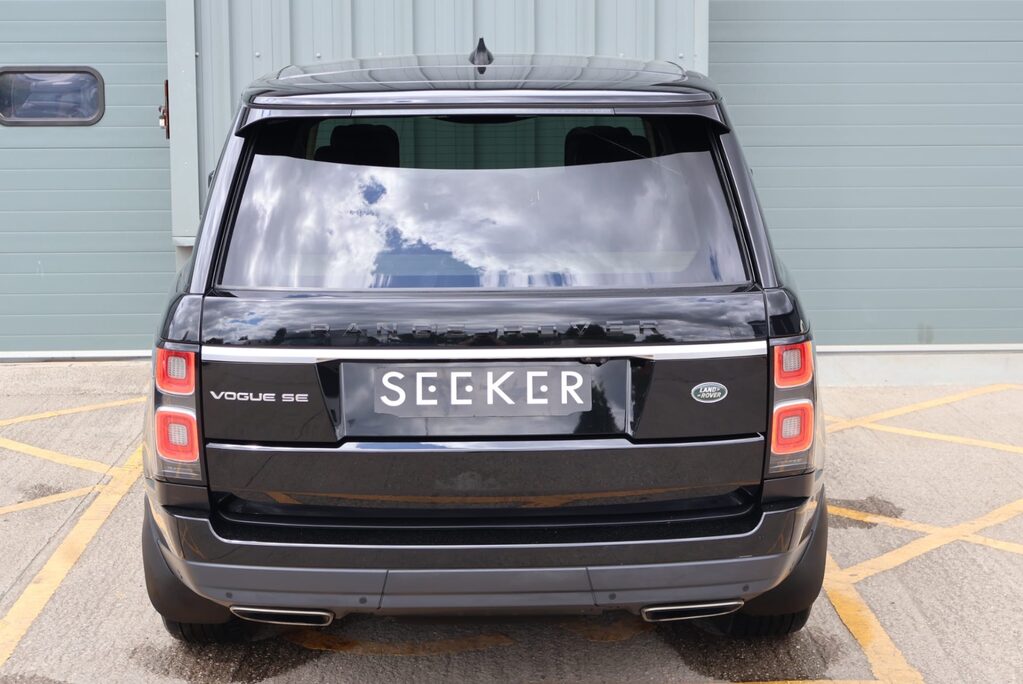Land Rover Range Rover 3.0 SDV6 VOGUE SE full land rover history black pack Seeker styled 1 owner  10