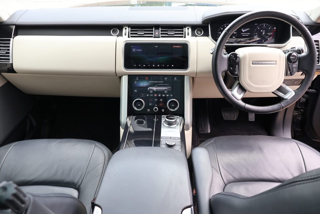 Land Rover Range Rover 3.0 SDV6 VOGUE SE full land rover history black pack Seeker styled 1 owner  24