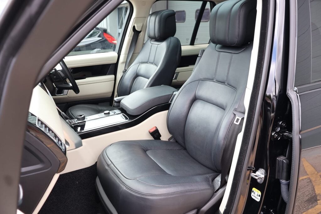 Land Rover Range Rover 3.0 SDV6 VOGUE SE full land rover history black pack Seeker styled 1 owner  12