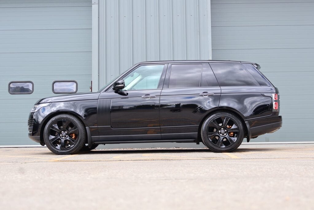 Land Rover Range Rover 3.0 SDV6 VOGUE SE full land rover history black pack Seeker styled 1 owner  9