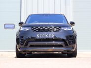 Land Rover Discovery R-DYNAMIC HSE MHEV   black pack side steps black wheels painted calipers 2