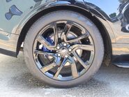 Land Rover Discovery R-DYNAMIC HSE MHEV   black pack side steps black wheels painted calipers 18