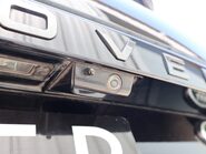 Land Rover Discovery R-DYNAMIC HSE MHEV   black pack side steps black wheels painted calipers 21