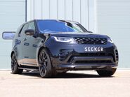 Land Rover Discovery R-DYNAMIC HSE MHEV   black pack side steps black wheels painted calipers 1