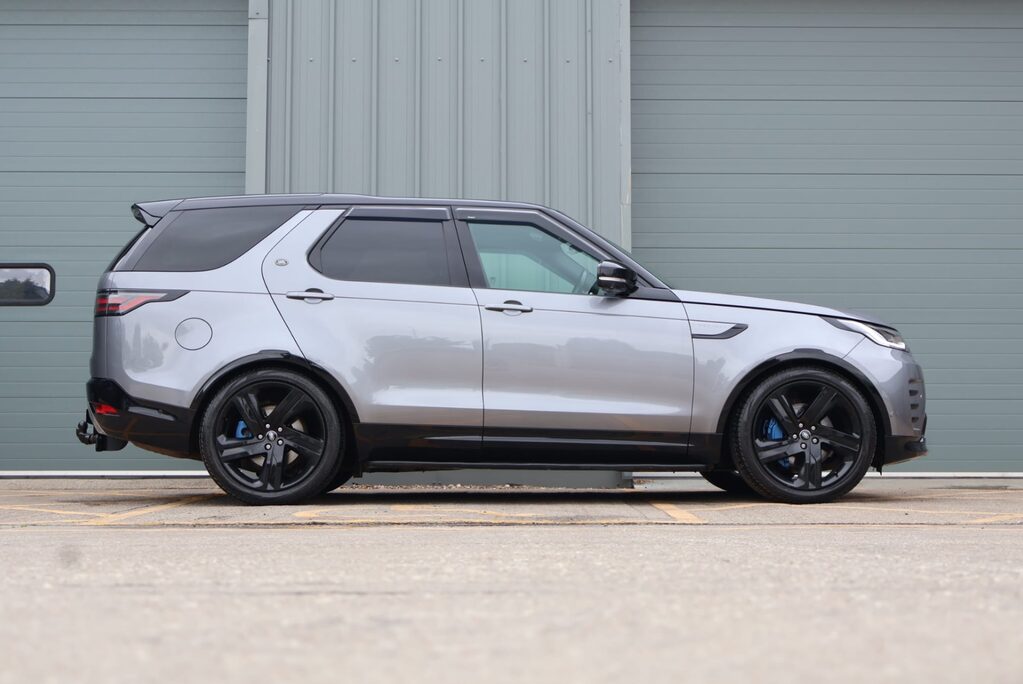 Land Rover Discovery COMMERCIAL DYNAMIC HSE styled by seeker genuine rear seats cost £7500 PV 4