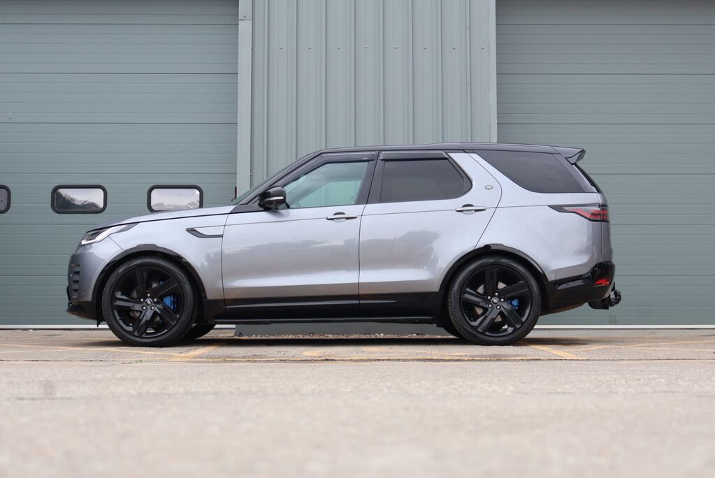 Land Rover Discovery COMMERCIAL DYNAMIC HSE styled by seeker genuine rear seats cost £7500 PV 5