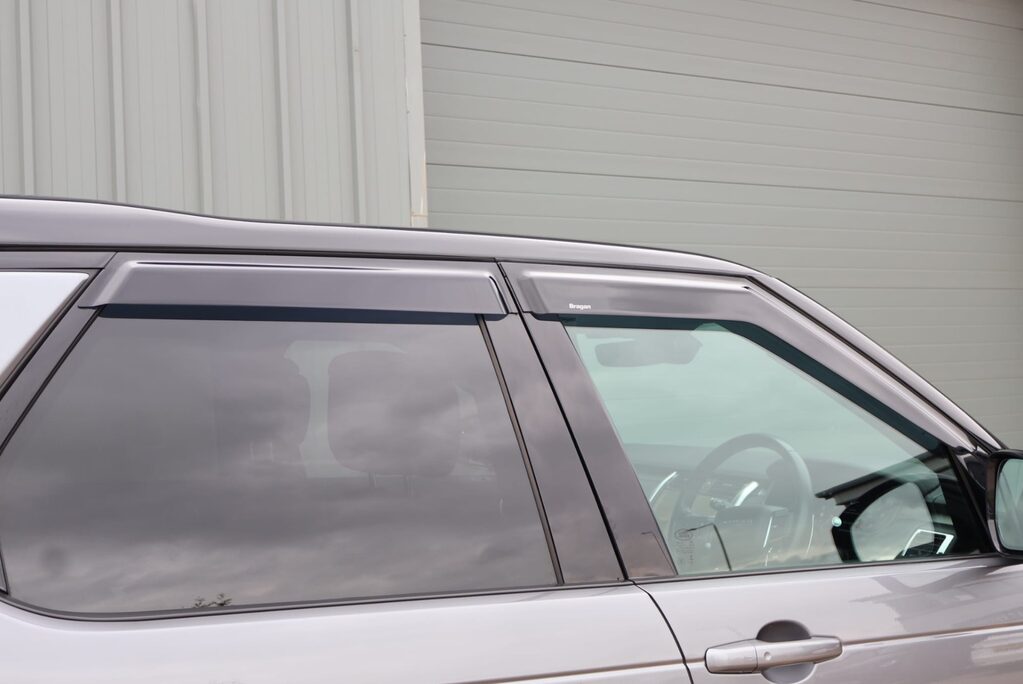 Land Rover Discovery COMMERCIAL DYNAMIC HSE styled by seeker genuine rear seats cost £7500 PV 19
