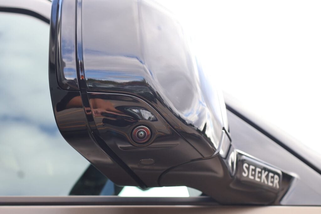 Land Rover Defender 90 Brand new HARD TOP 350  X-DYNAMIC HSE styled by seeker Matt PPF finish  13