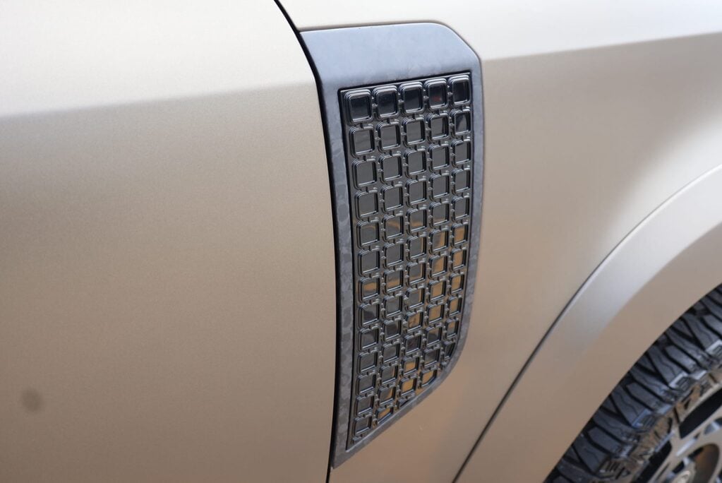 Land Rover Defender 90 Brand new HARD TOP 350  X-DYNAMIC HSE styled by seeker Matt PPF finish  19