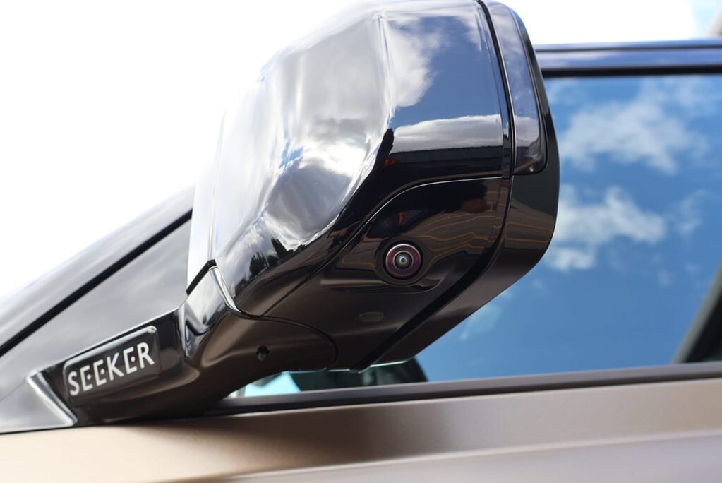 Land Rover Defender 90 Brand new HARD TOP 350  X-DYNAMIC HSE styled by seeker Matt PPF finish  20