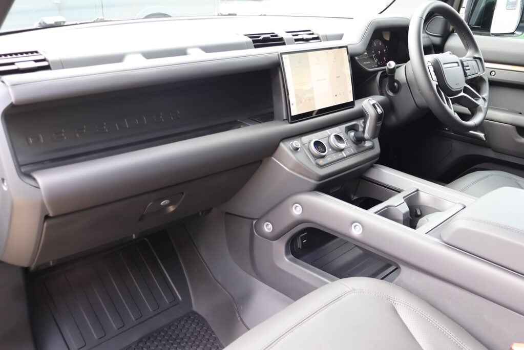 Land Rover Defender 90 Brand new HARD TOP 350  X-DYNAMIC HSE styled by seeker Matt PPF finish  26