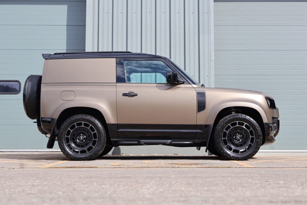 Land Rover Defender 90 Brand new HARD TOP 350  X-DYNAMIC HSE styled by seeker Matt PPF finish  7