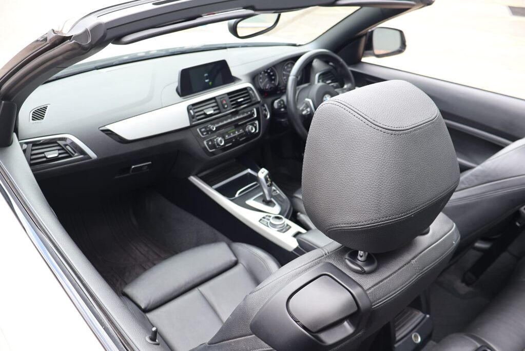 BMW 2 Series 218D M SPORT huge factory spec over 5k factory upgrades recent service  25