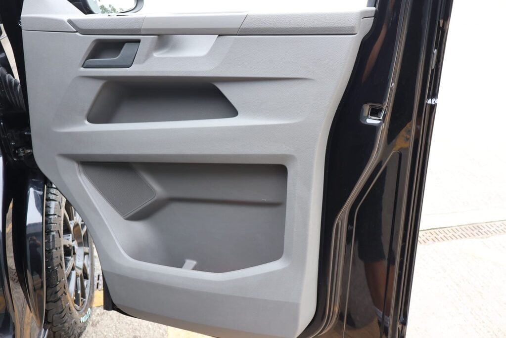 Volkswagen Transporter T30 TDI 150 HIGHLINE  AUTO styled by seeker with all terrain tyres  13