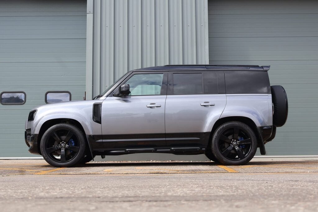 Land Rover Defender 110 HARD TOP SE MHEV styled by seeker genuine rear seat conversion 15k upgrades 8