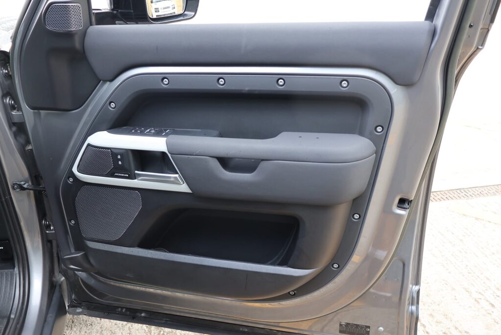 Land Rover Defender 110 HARD TOP SE MHEV styled by seeker genuine rear seat conversion 15k upgrades 19