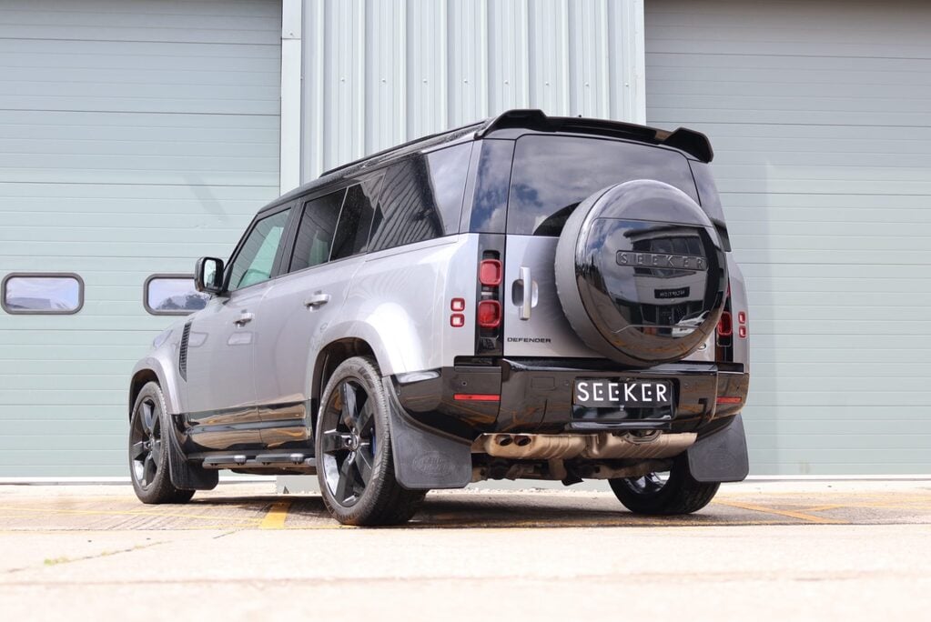 Land Rover Defender 110 HARD TOP SE MHEV HUGE SPEC STYLED BY SEEKER UK 15K UPGRADES  9
