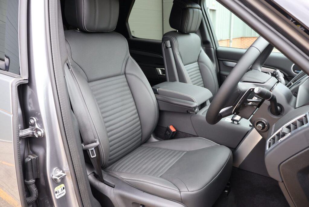 Land Rover Discovery BRAND NEW COMMERCIAL DYNAMIC HSE STYLED BY SEEKER  AND REAR SEAT CONVERSION 23