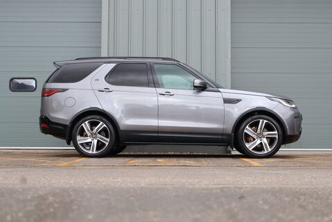 Land Rover Discovery HSE MHEV commercial with a rear seat conversion styled by seeker Uk 9