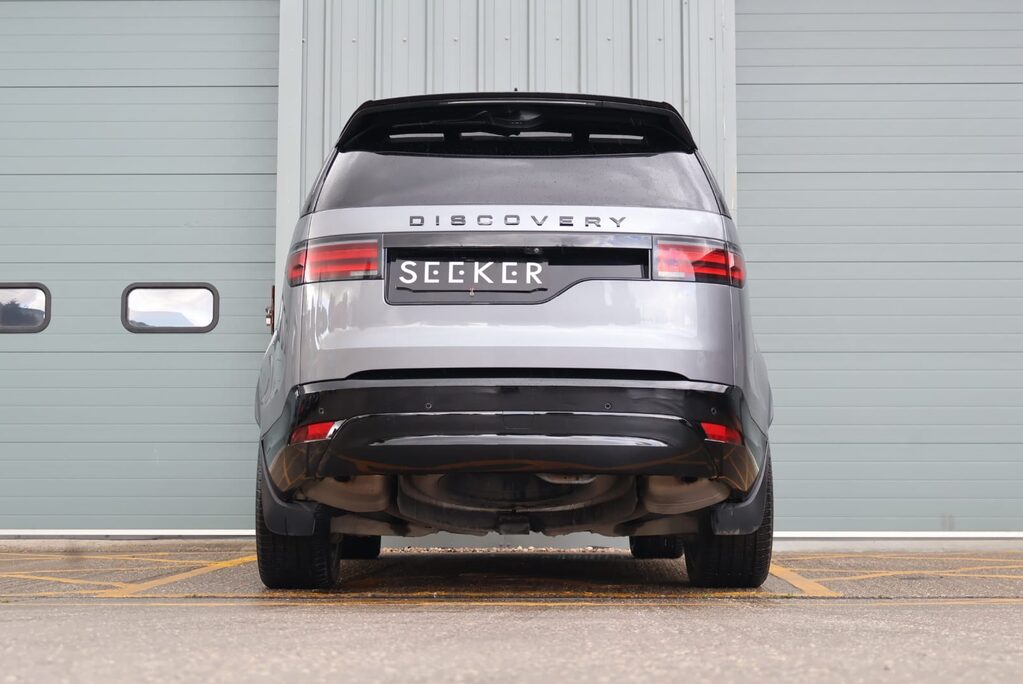 Land Rover Discovery HSE MHEV commercial with a rear seat conversion styled by seeker Uk 11