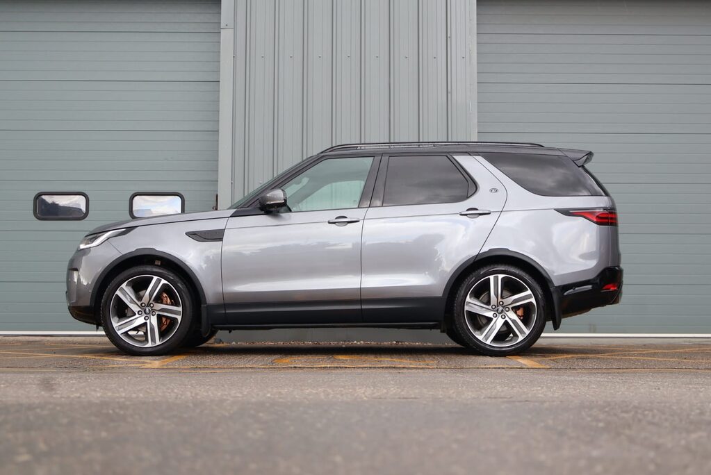 Land Rover Discovery HSE MHEV commercial with a rear seat conversion styled by seeker Uk 7
