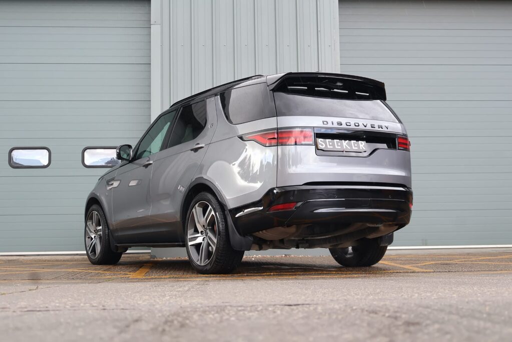 Land Rover Discovery HSE MHEV commercial with a rear seat conversion styled by seeker Uk 12