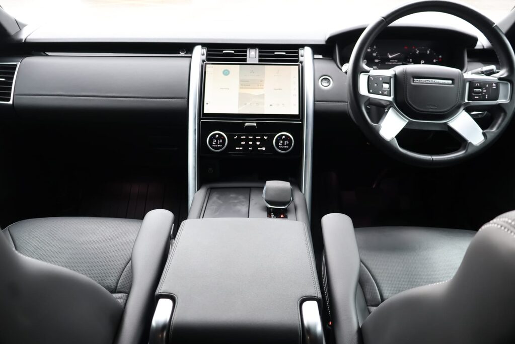 Land Rover Discovery HSE MHEV commercial with a rear seat conversion styled by seeker Uk 19