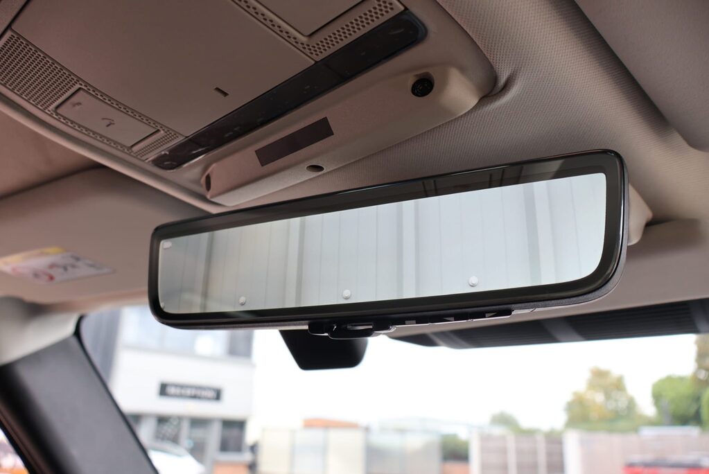 Land Rover Defender 90 HARD TOP MHEV with full genuine rear seat conversion Hse and rear glass  22