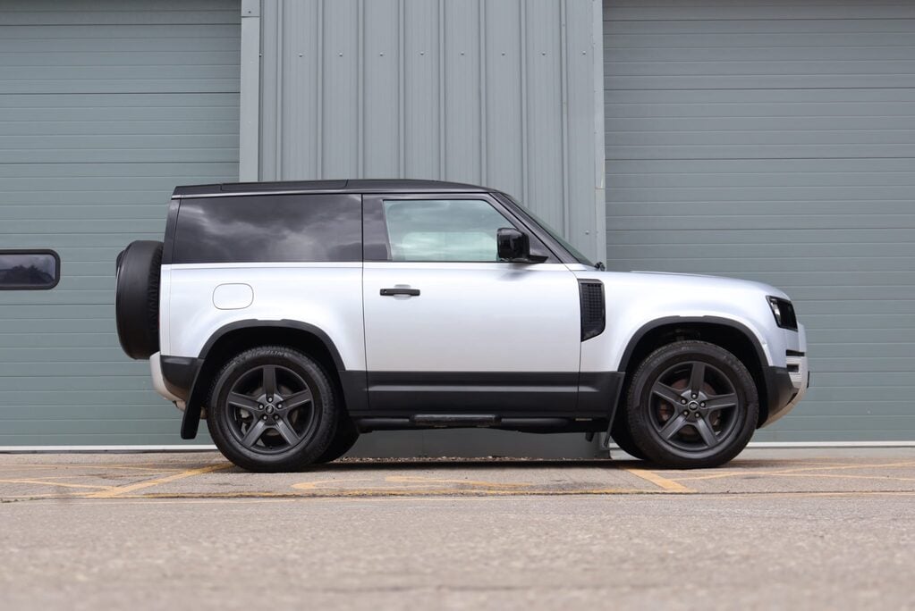 Land Rover Defender 90 HARD TOP MHEV with full genuine rear seat conversion Hse and rear glass  9