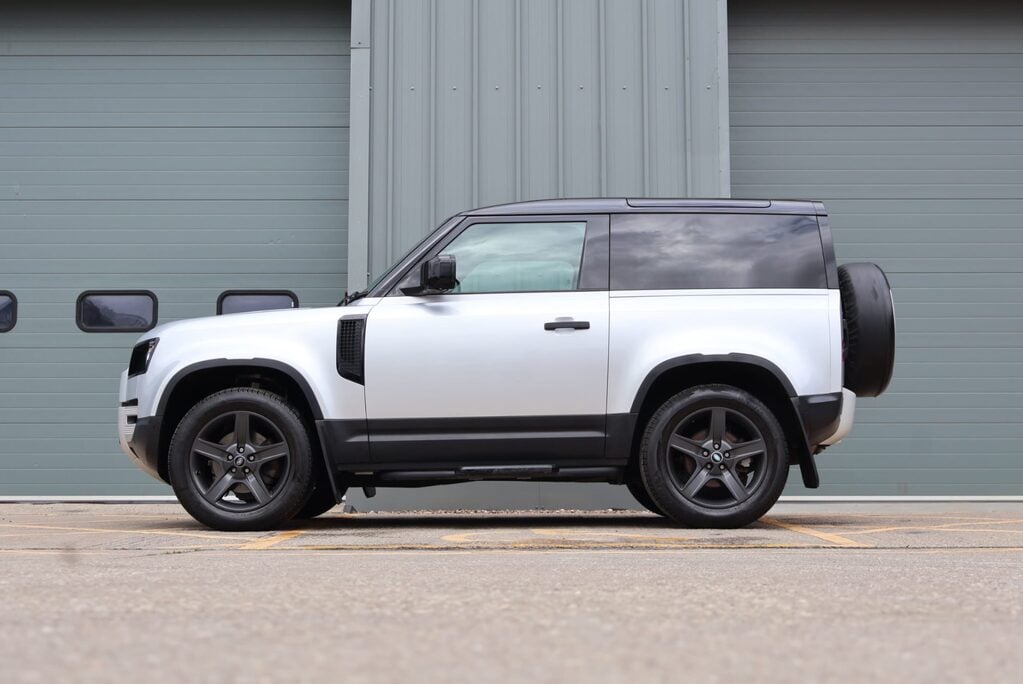 Land Rover Defender 90 HARD TOP MHEV with full genuine rear seat conversion Hse and rear glass  4