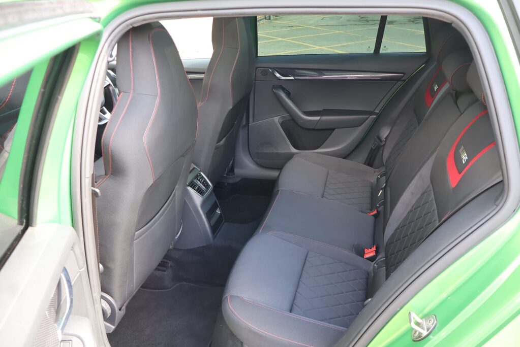 Skoda Octavia VRS TDI DSG 4X4 OVER 3000 FACTORY UPGRADES AMAZING RARE COLOUR  14