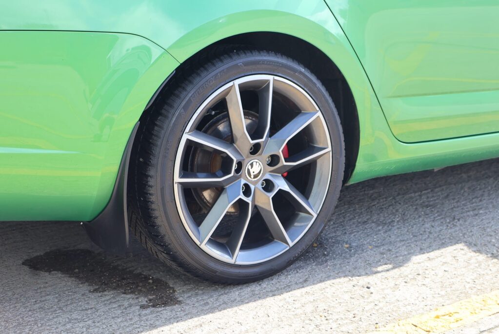 Skoda Octavia VRS TDI DSG 4X4 OVER 3000 FACTORY UPGRADES AMAZING RARE COLOUR  11
